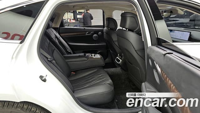 Genesis G80 (RG3) бензин 2.5 турбо 2WD, 2025 12