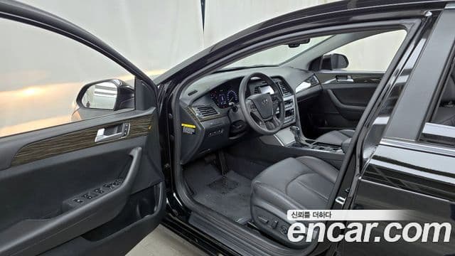 Hyundai LF Sonata LPI Smart(для людей с инвалидностью), 2015 10