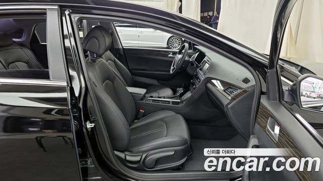 Hyundai LF Sonata LPI Smart(для людей с инвалидностью), 2015 11