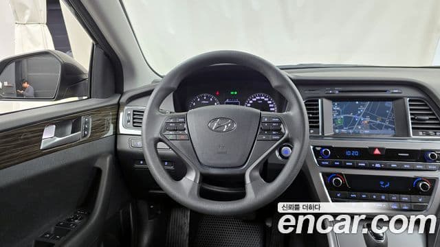 Hyundai LF Sonata LPI Smart(для людей с инвалидностью), 2015 13