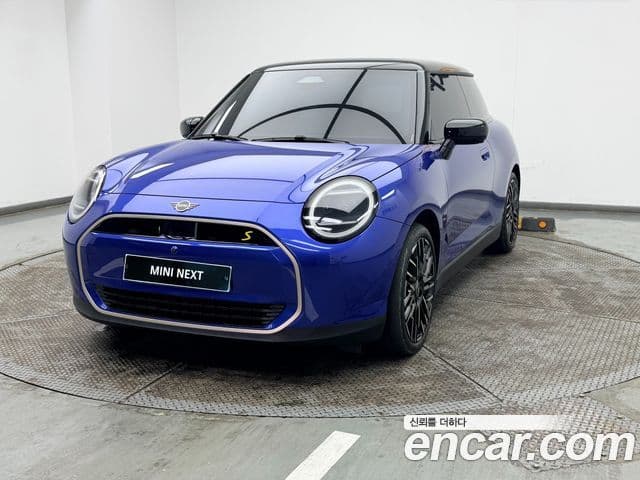 Mini Cooper Электрический (Electric) 4세대 SE favored, 2024 1