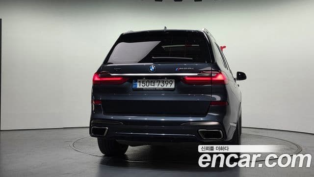 BMW X7 (G07) M50i 6인승, 2022 4