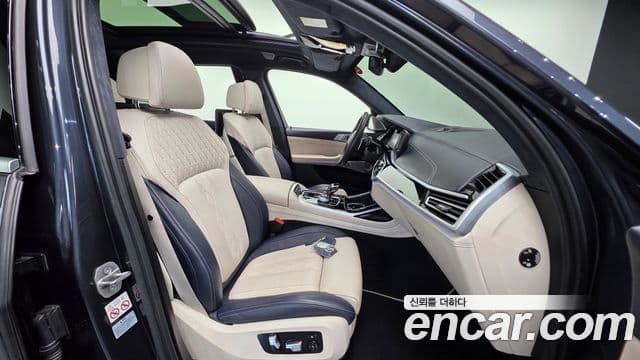 BMW X7 (G07) M50i 6인승, 2022 10