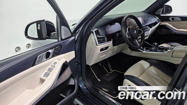 BMW X7 (G07) M50i 6인승, 2022 13