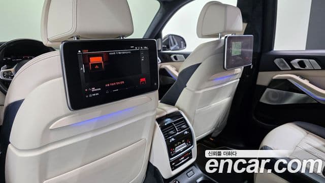 BMW X7 (G07) M50i 6인승, 2022 17
