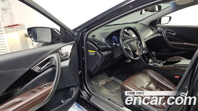 Hyundai Grandeur HG Executive, 2011 10