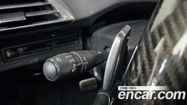 Peugeot 3008 2세대 1.6 BlueHDi Allure, 2018 14
