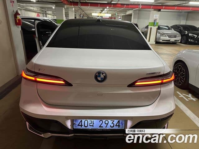 BMW i7 (G70) eDrive 50 M Sport, 2024 4