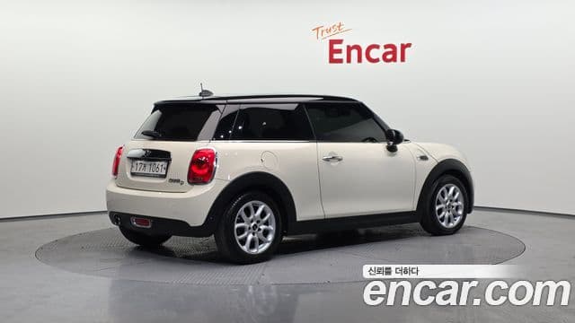 Mini Cooper D 3세대, 2017 2
