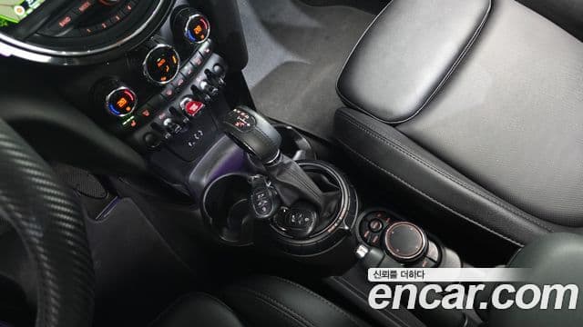 Mini Cooper D 3세대, 2017 9