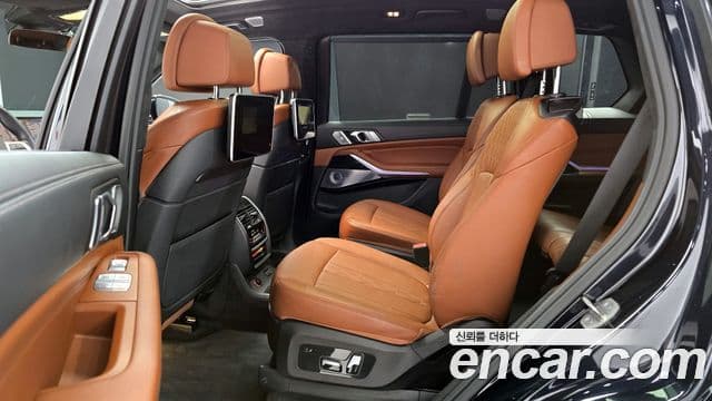 BMW X7 (G07) xDrive 40i M Sport 6인승, 2021 12