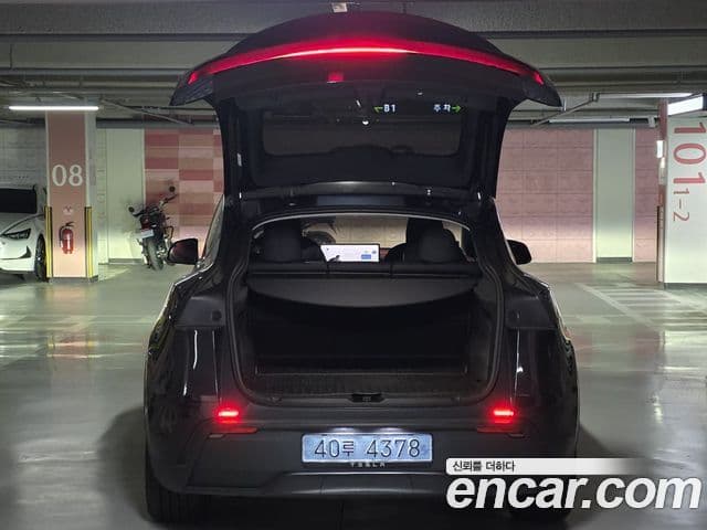 Tesla модель Y, 2025 7