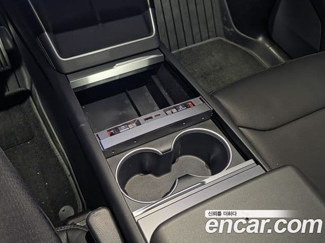 Tesla модель Y, 2025 17