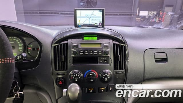 Hyundai Grand Starex CVX Deluxe, 2014 15