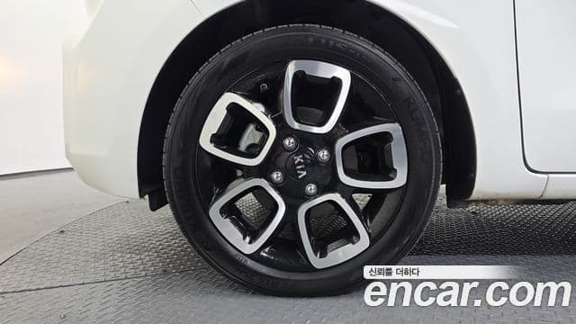 Kia The / новый New Ray Signature, 2021 все фото