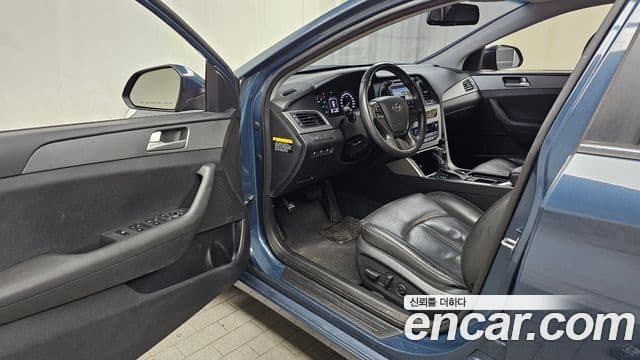 Hyundai LF Sonata Premium, 2015 10