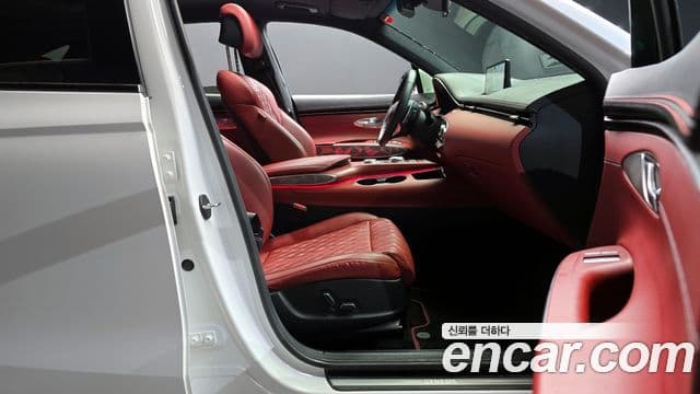 Genesis GV70, 2022 10