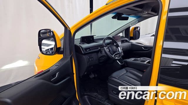 Hyundai Staria 15인승, 2023 10