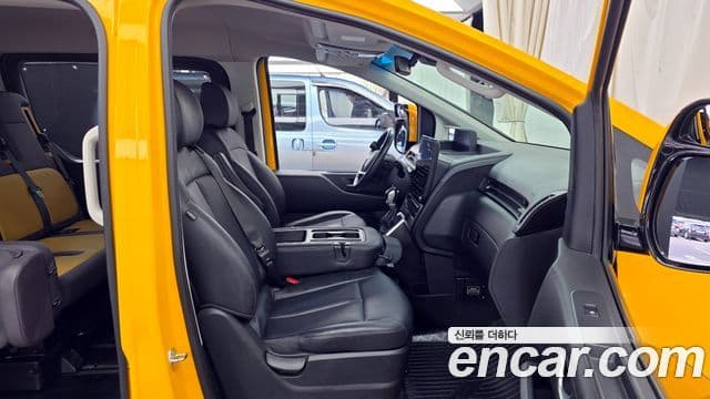 Hyundai Staria 15인승, 2023 11