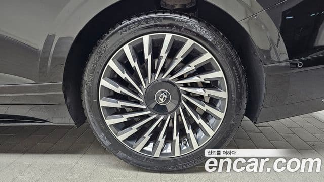 Hyundai Grandeur (GN7) Calligraphy, 2023 все фото