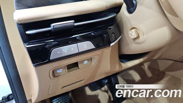 Genesis G80 (RG3) бензин 2.5 турбо AWD, 2025 12