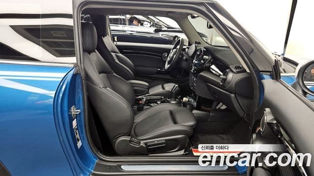 Mini Cooper 3세대, 2023 11