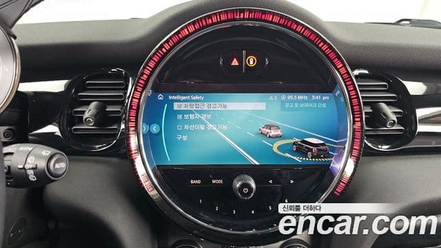 Mini Cooper 3세대, 2023 16