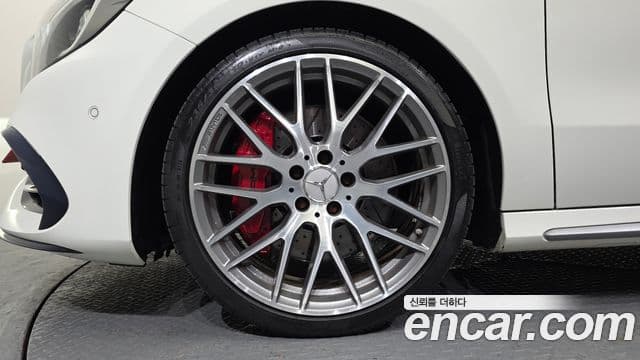 Mercedes-Benz A-класс W176 A45 AMG 4MATIC, 2018 все фото