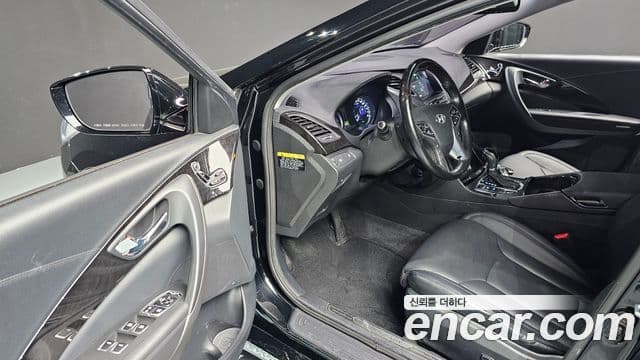 Hyundai Grandeur HG гибрид Premium, 2016 11