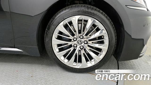 Lexus LS500h 5세대 3.5 Platinum AWD, 2018 все фото