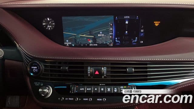 Lexus LS500h 5세대 3.5 Platinum AWD, 2018 14