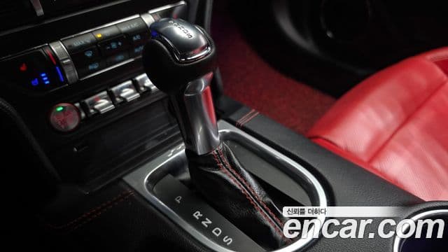 Ford Mustang купе, 2022 9