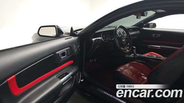 Ford Mustang купе, 2022 11