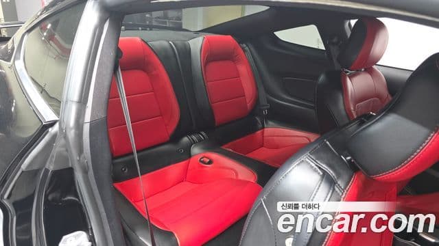 Ford Mustang купе, 2022 12