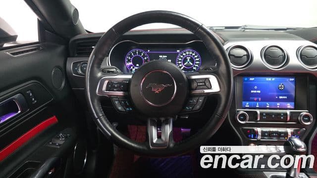 Ford Mustang купе, 2022 13