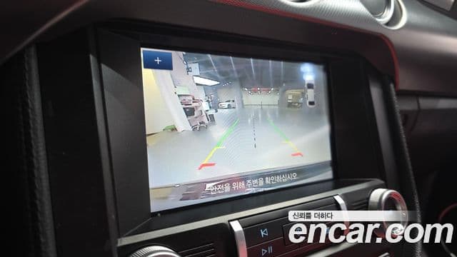 Ford Mustang купе, 2022 15