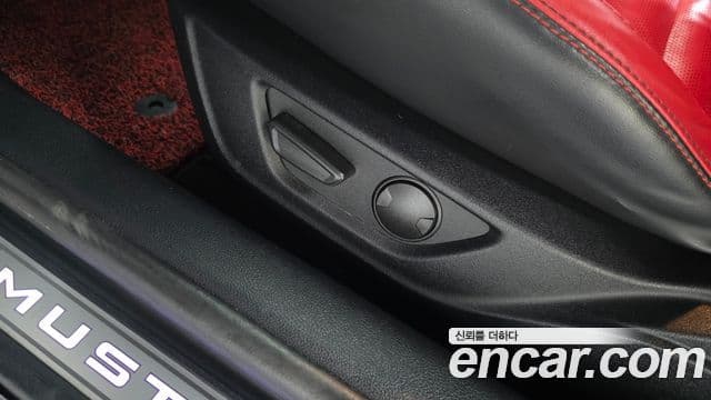 Ford Mustang купе, 2022 17