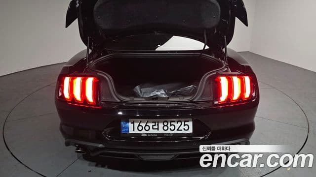 Ford Mustang купе, 2022 20