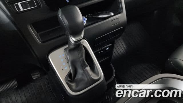 Hyundai Staria Modern, 2025 9