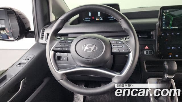 Hyundai Staria Modern, 2025 13