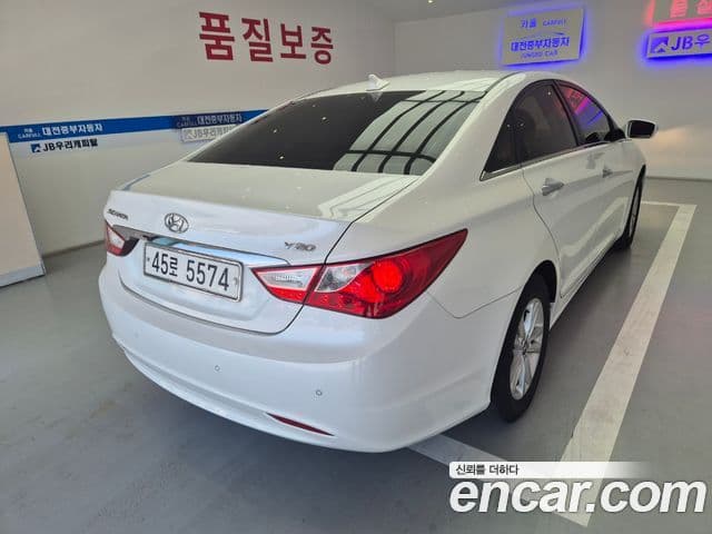 Hyundai YF Sonata LPI top, 2011 3