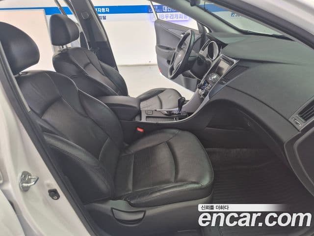 Hyundai YF Sonata LPI top, 2011 7