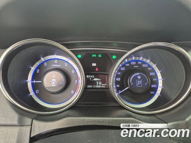 Hyundai YF Sonata LPI top, 2011 10