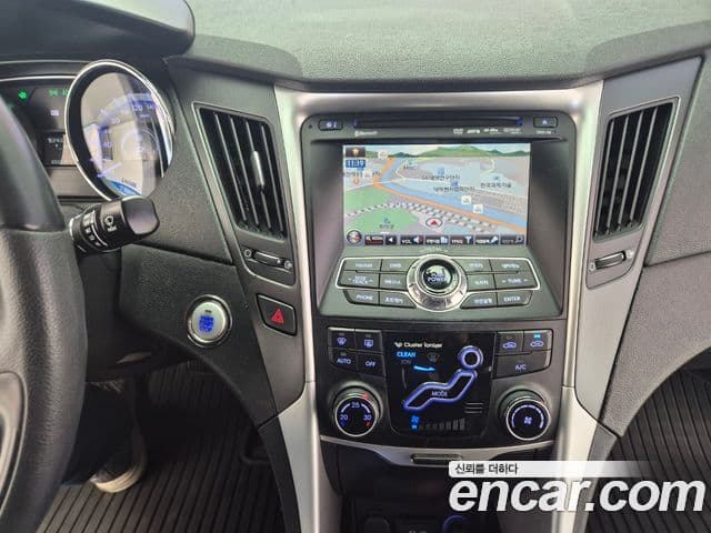 Hyundai YF Sonata LPI top, 2011 11