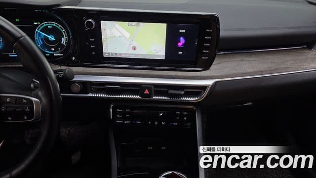 Kia K5 гибрид 3세대 Signature, 2021 14
