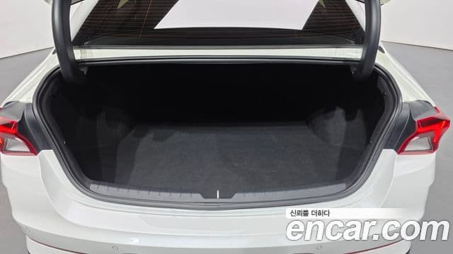 Kia K5 гибрид 3세대 Signature, 2021 20