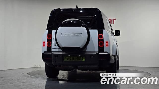 Land Rover Defender (L663) 130 D300 X-Dynamic HSE, 2024 4