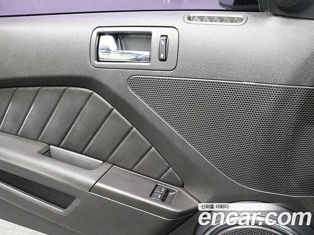 Ford Mustang купе, 2011 18