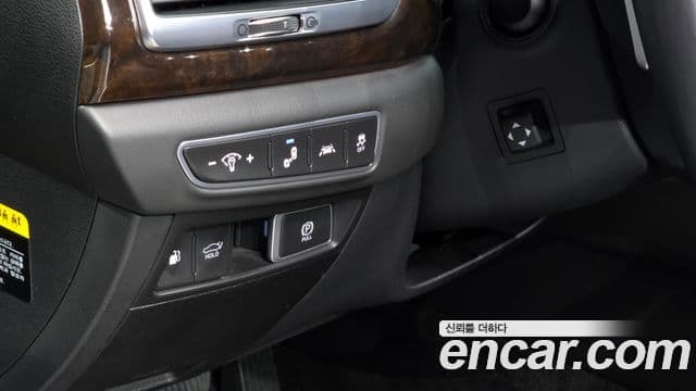 Genesis G90 Premium Luxury, 2019 16