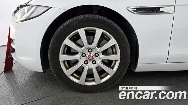 Jaguar XE 20d Prestige AWD, 2017 все фото